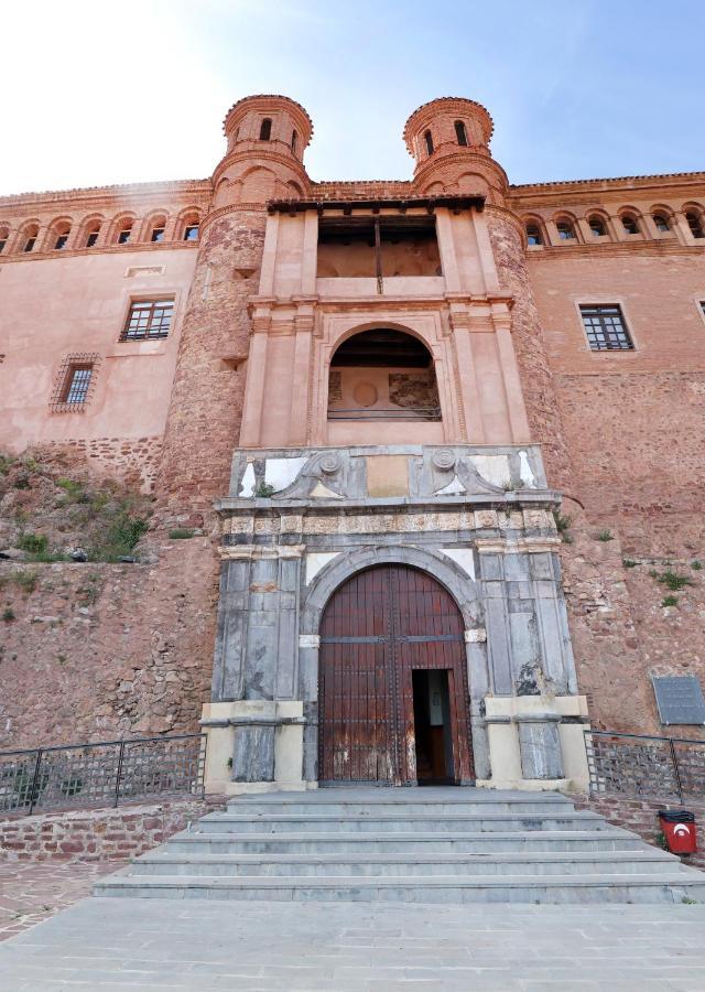 Hospederia Palacio Papa Luna Illueca Exterior photo